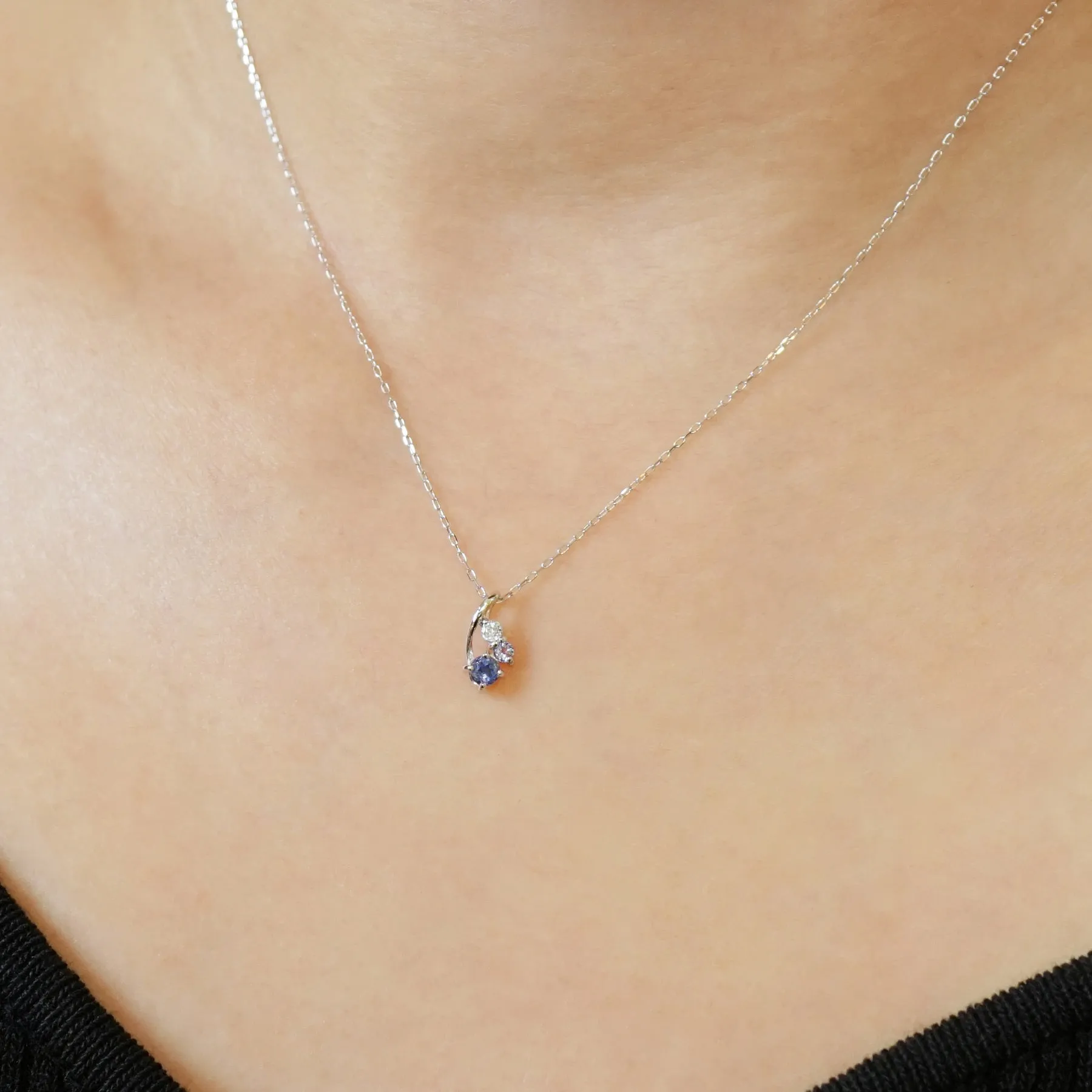 10K Multicolor Twisted Line Necklace (White Gold)