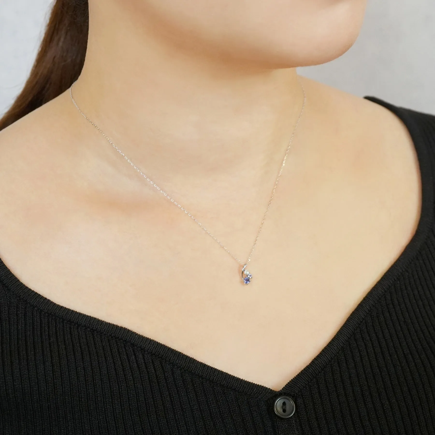10K Multicolor Twisted Line Necklace (White Gold)