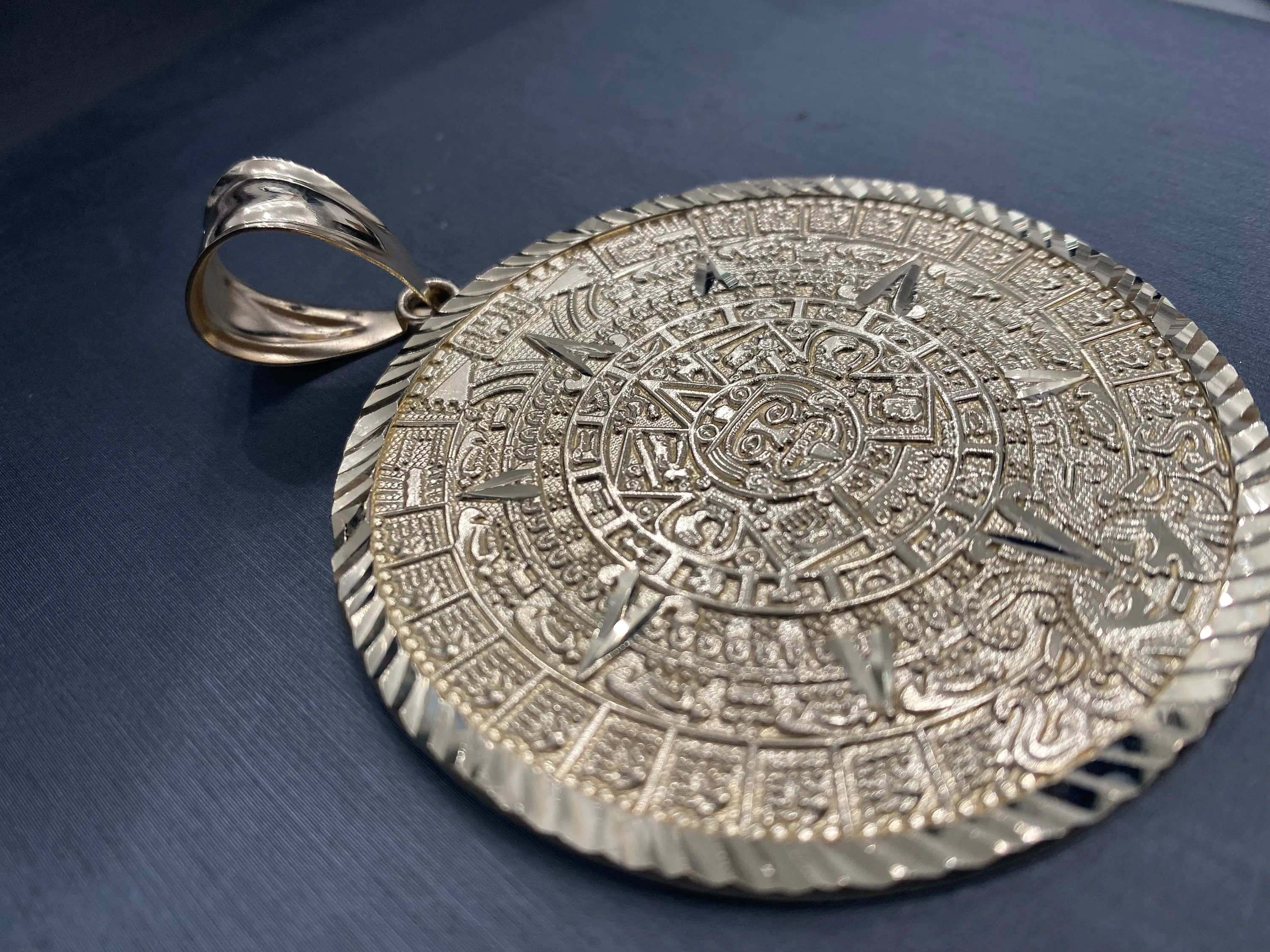 14k Solid Real Yellow Gold Diamond Cut Mexican Aztec Calendar Calendario Sun Mayan Pendant 40 MM/1.5 Inch 8 Grams