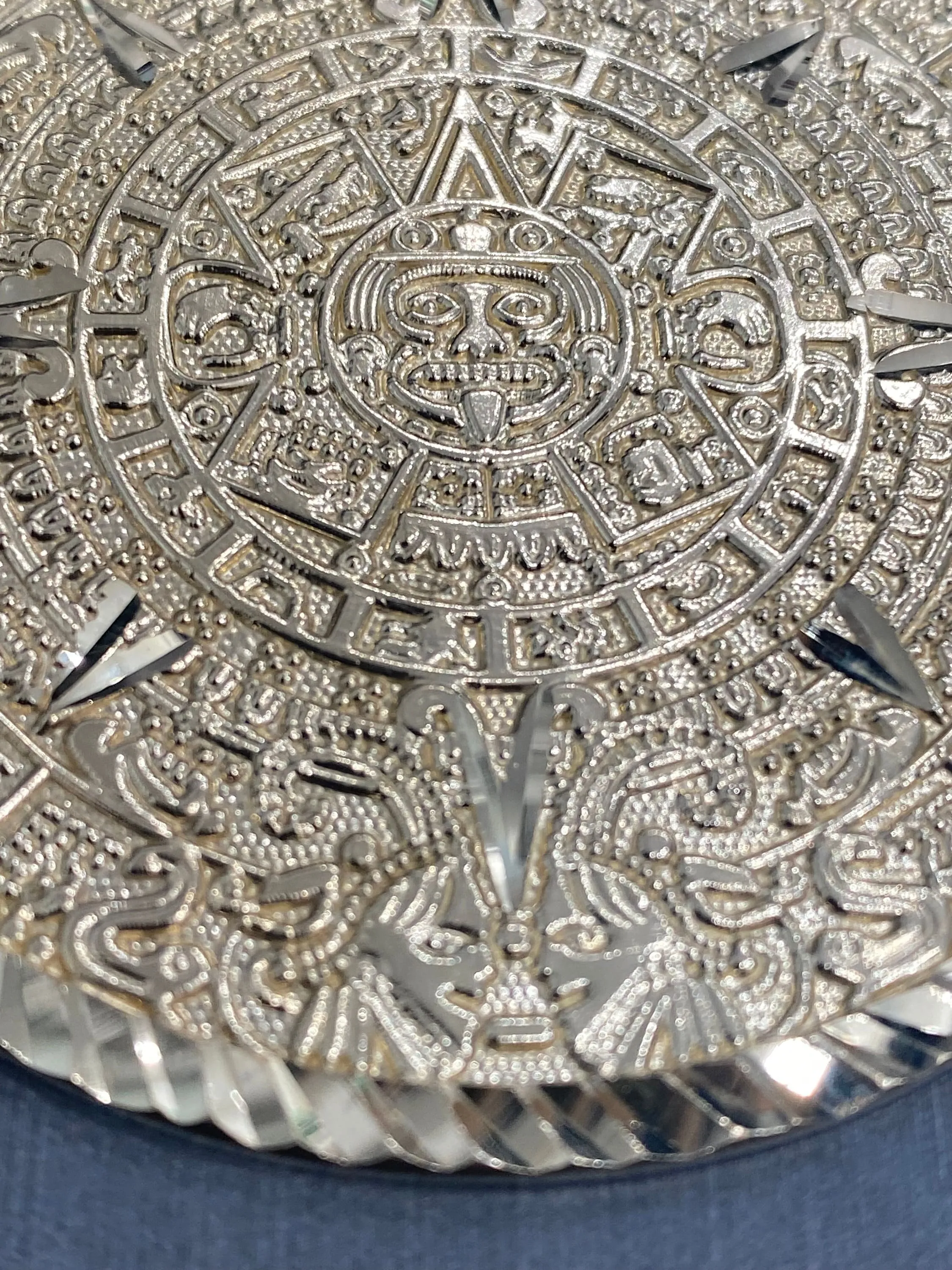 14k Solid Real Yellow Gold Diamond Cut Mexican Aztec Calendar Calendario Sun Mayan Pendant 40 MM/1.5 Inch 8 Grams