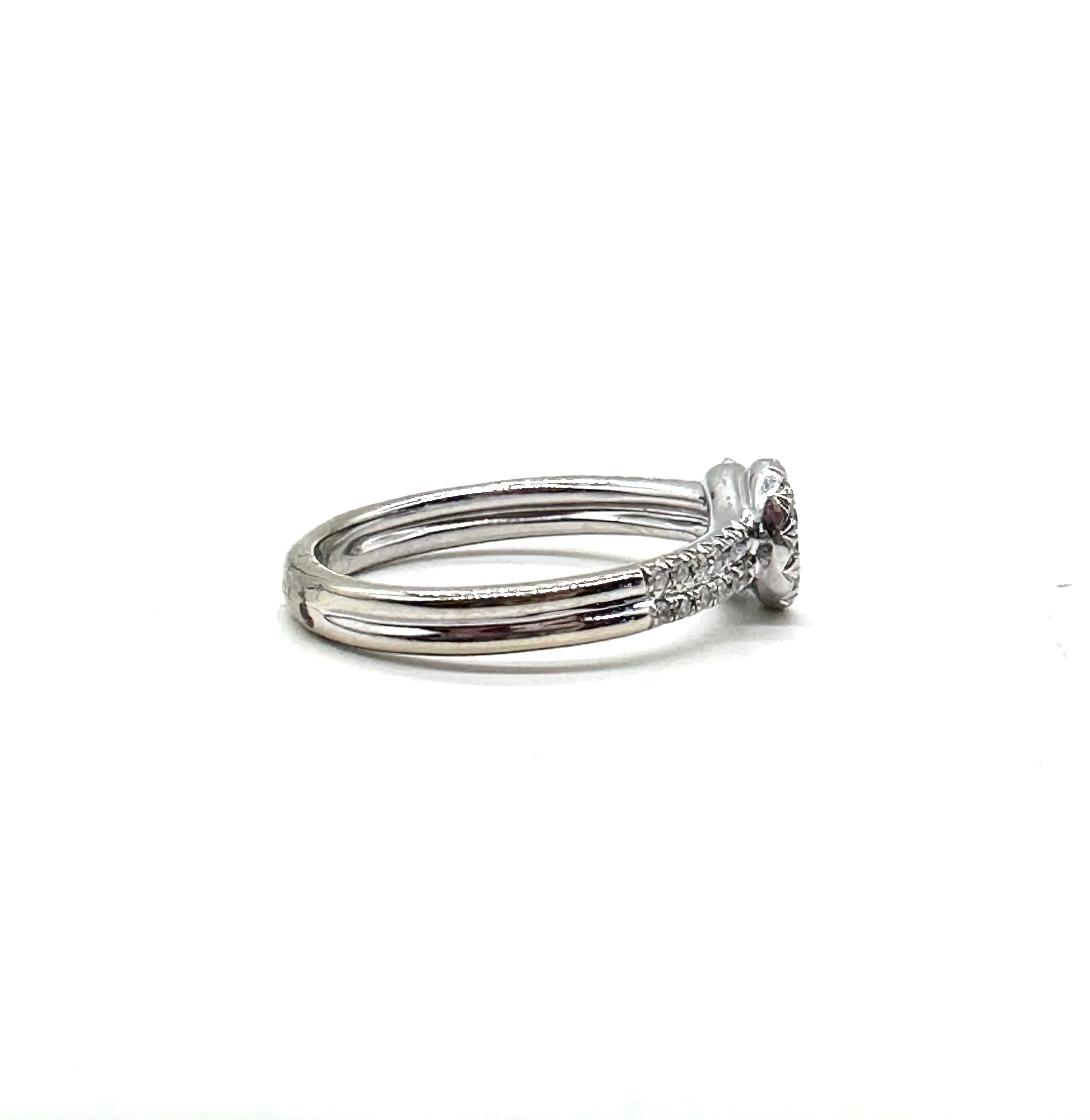 Diamond knot buckle ring