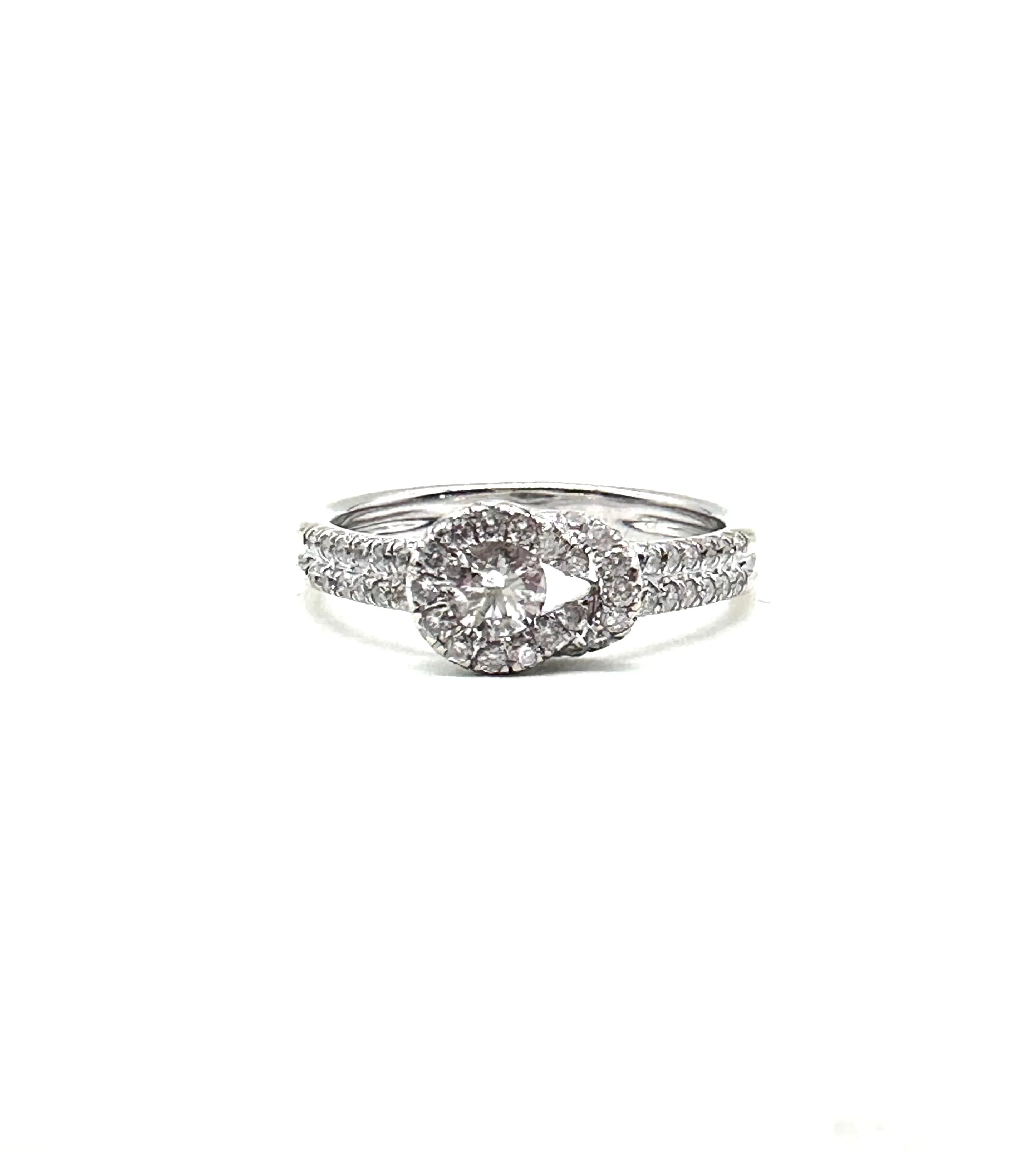 Diamond knot buckle ring