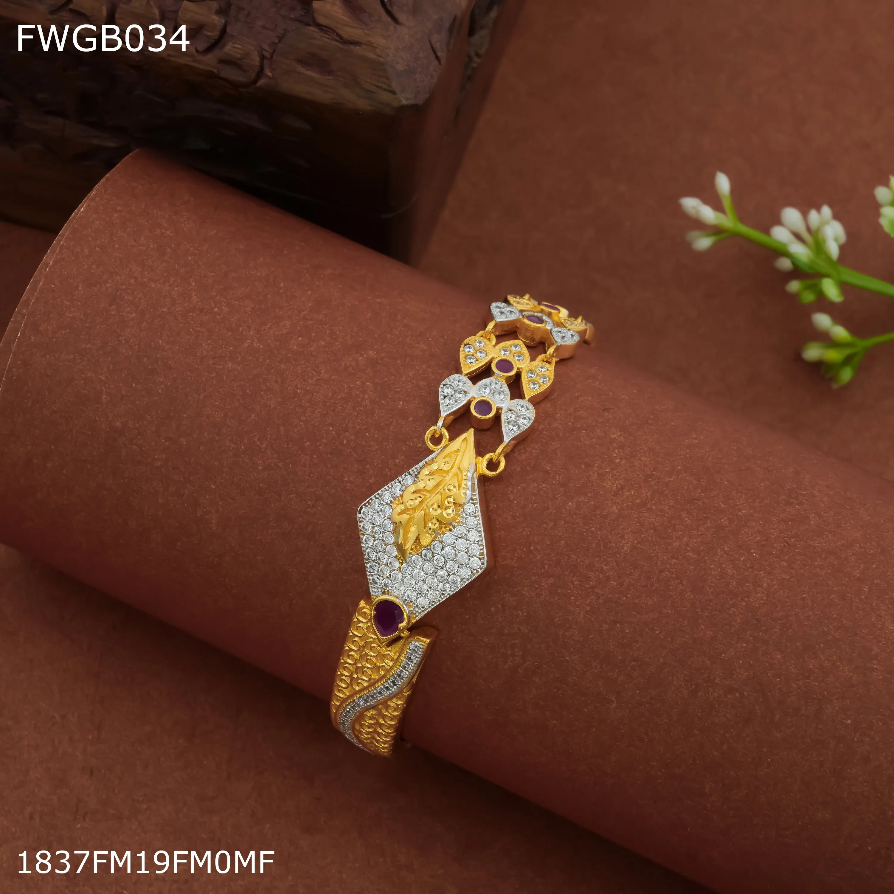 Freemen 1mg Dimond with gold plated kada For Women - FWGB034