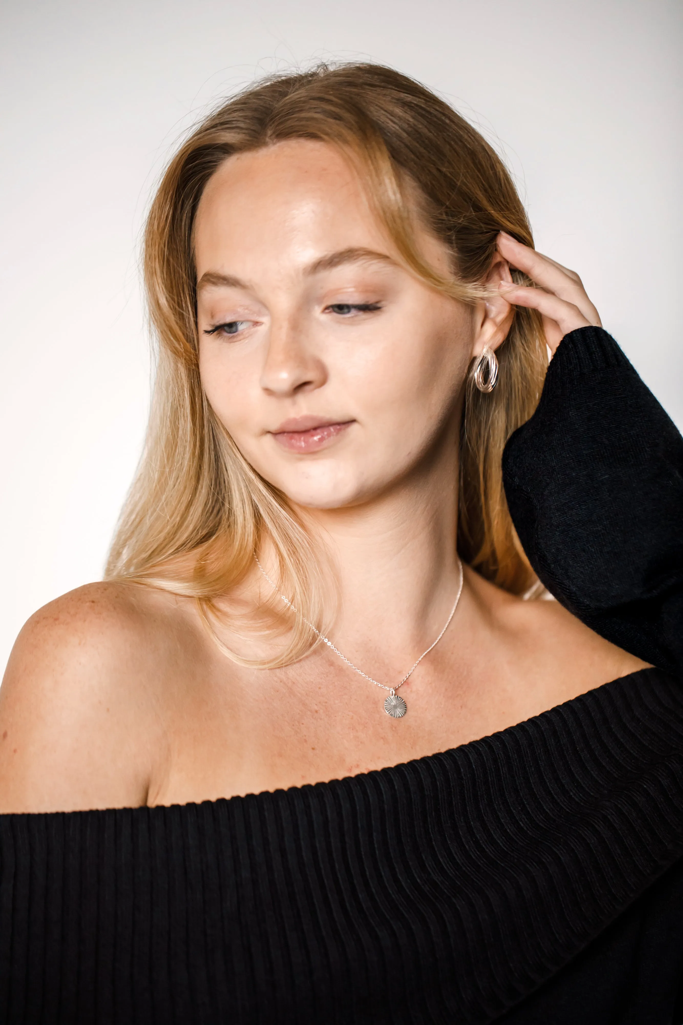 in-line hoops { sterling silver }
