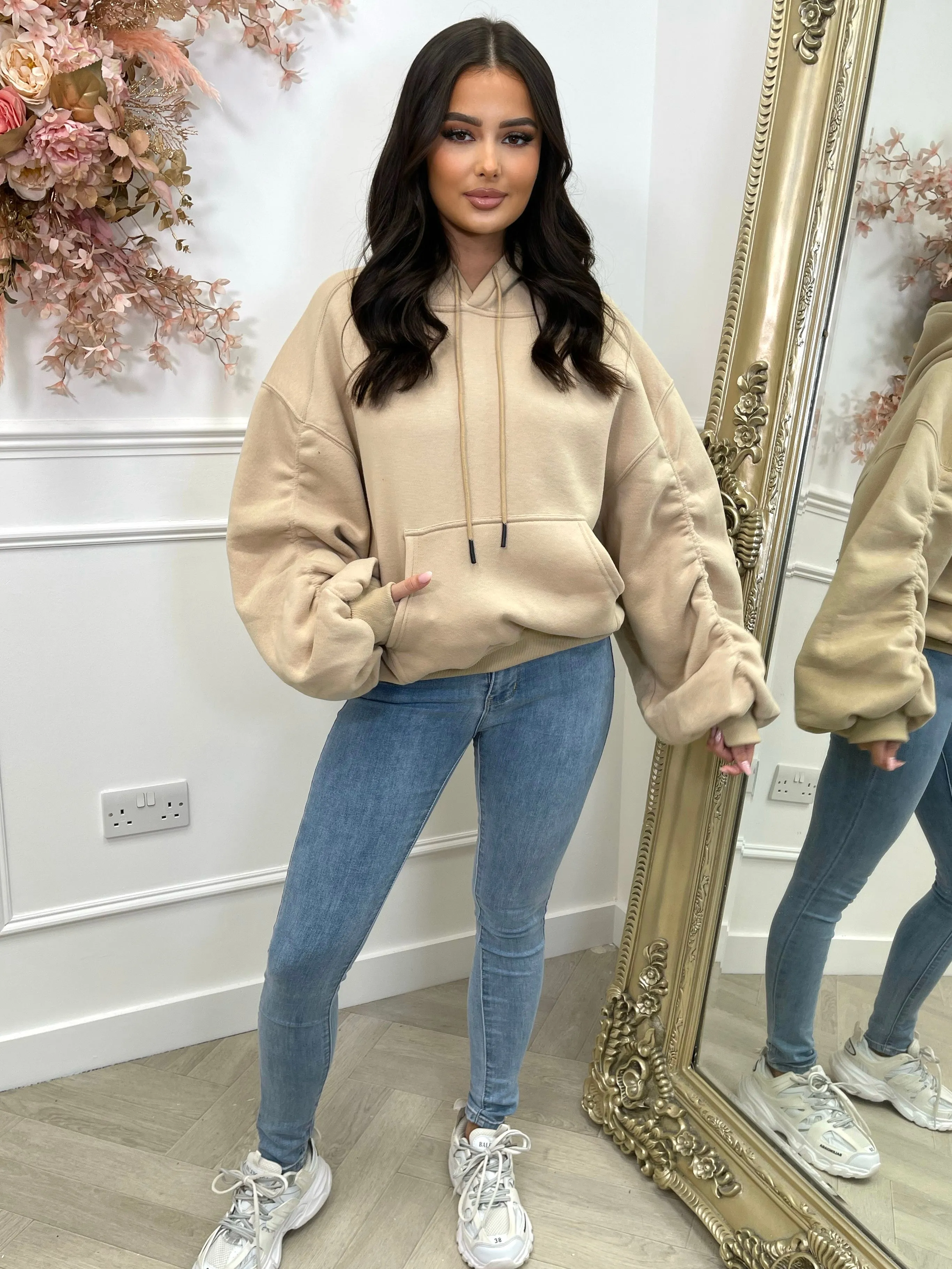 KIRA SAND ROUCHED SLEEVE HOODY