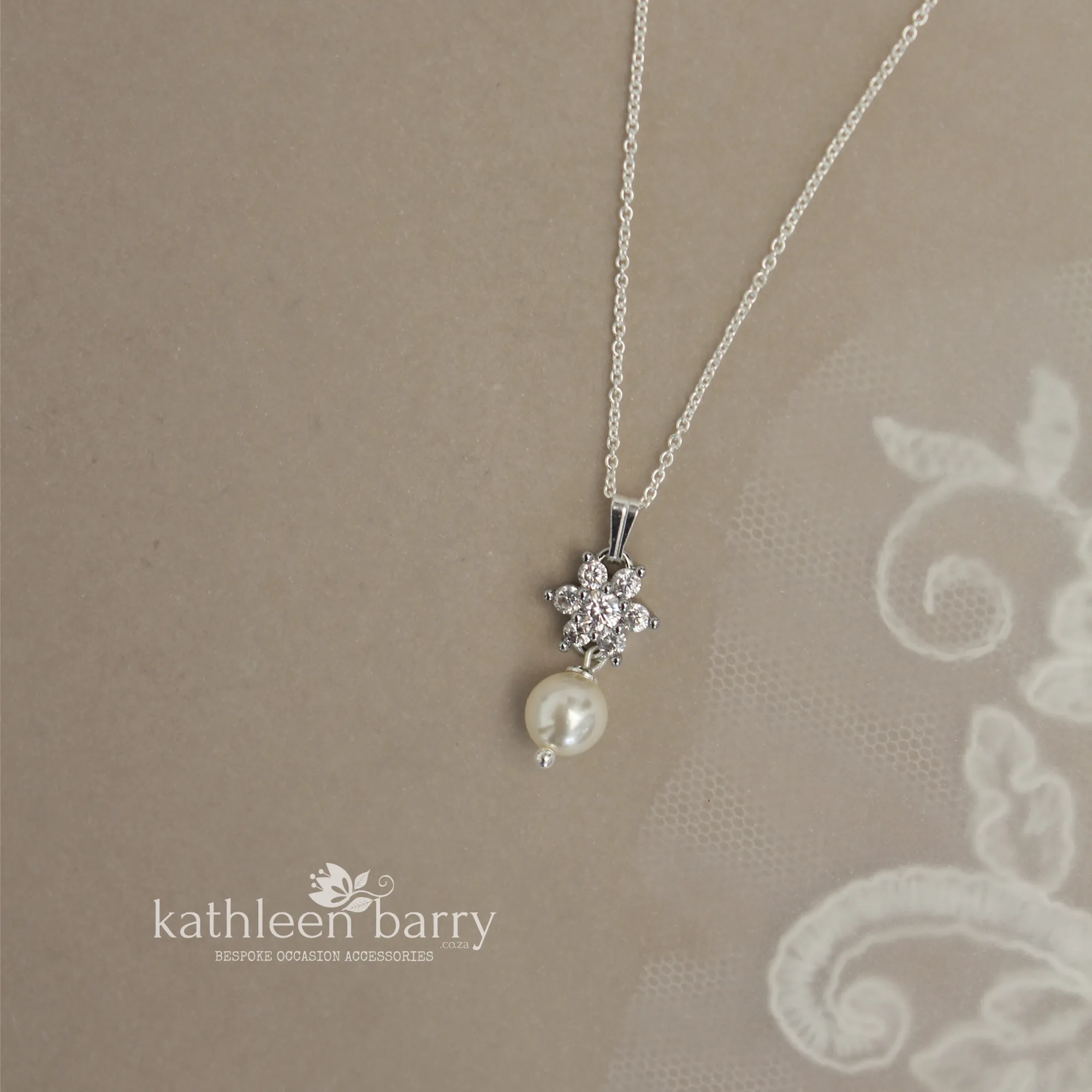 Nina chain pendent necklace - Cubic Zirconia & pearl - Available in Silver, gold or rose gold - Limited stock