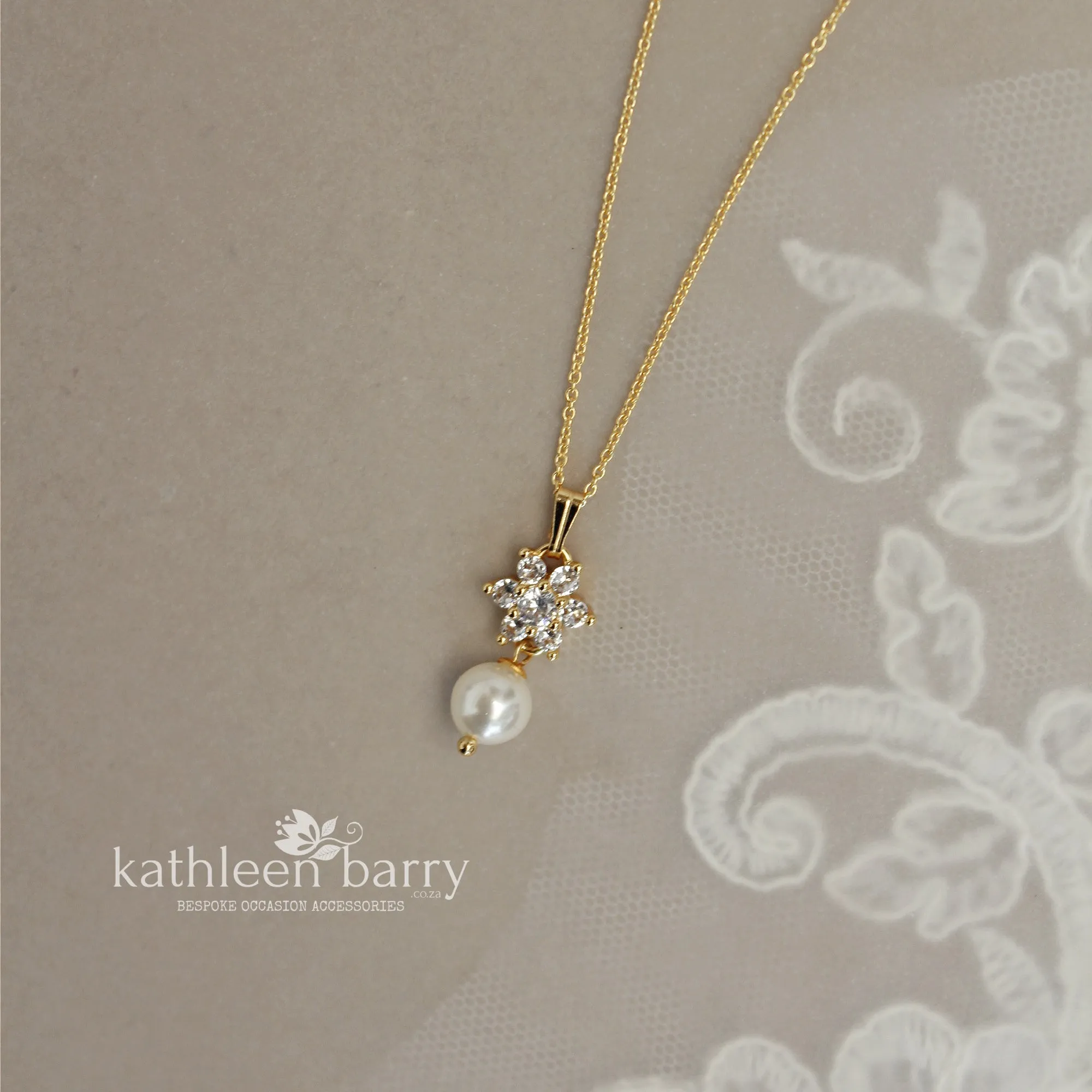 Nina chain pendent necklace - Cubic Zirconia & pearl - Available in Silver, gold or rose gold - Limited stock