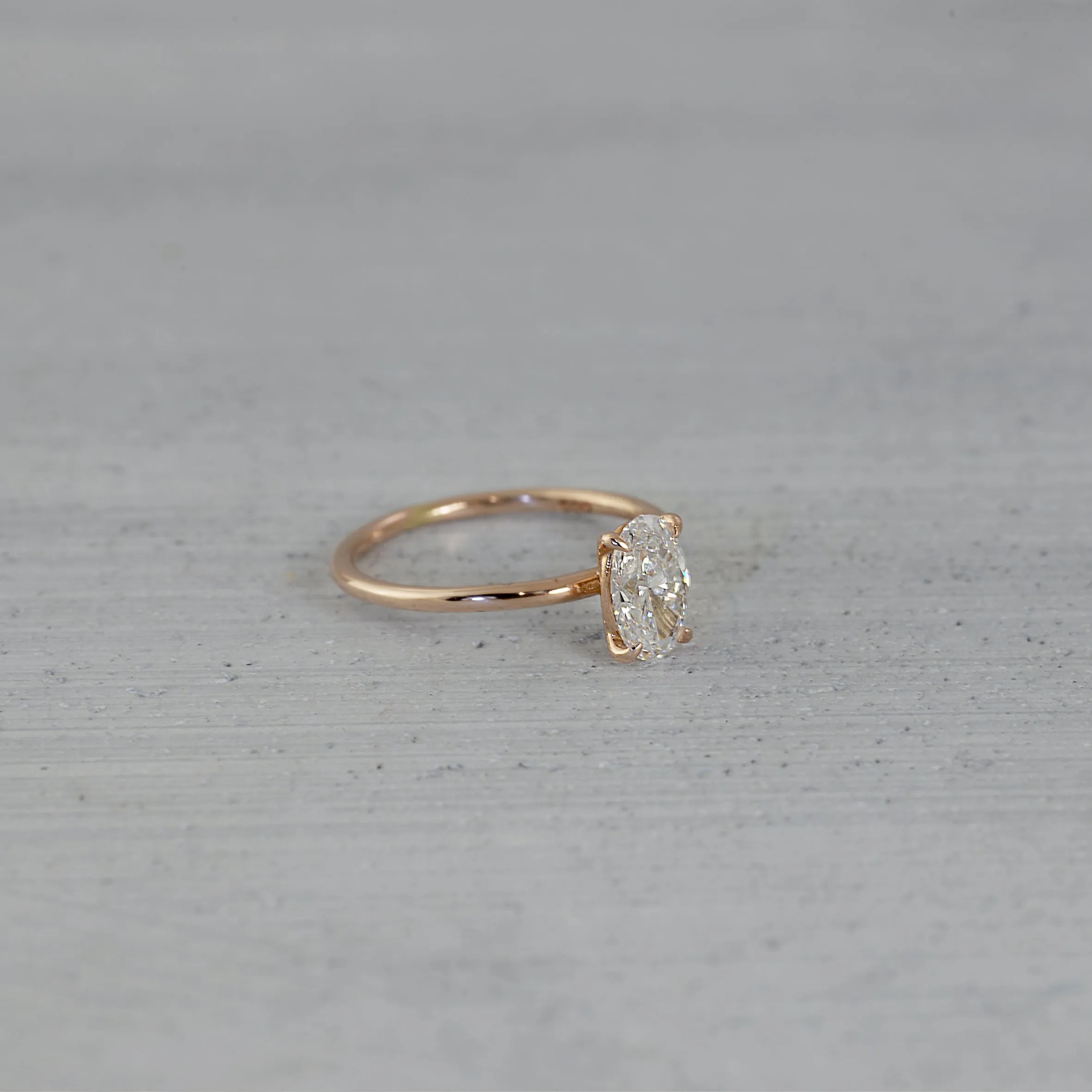 Oval solitaire venus Ring (5x7mm/ semi-precious) - 14K/ 18K Gold