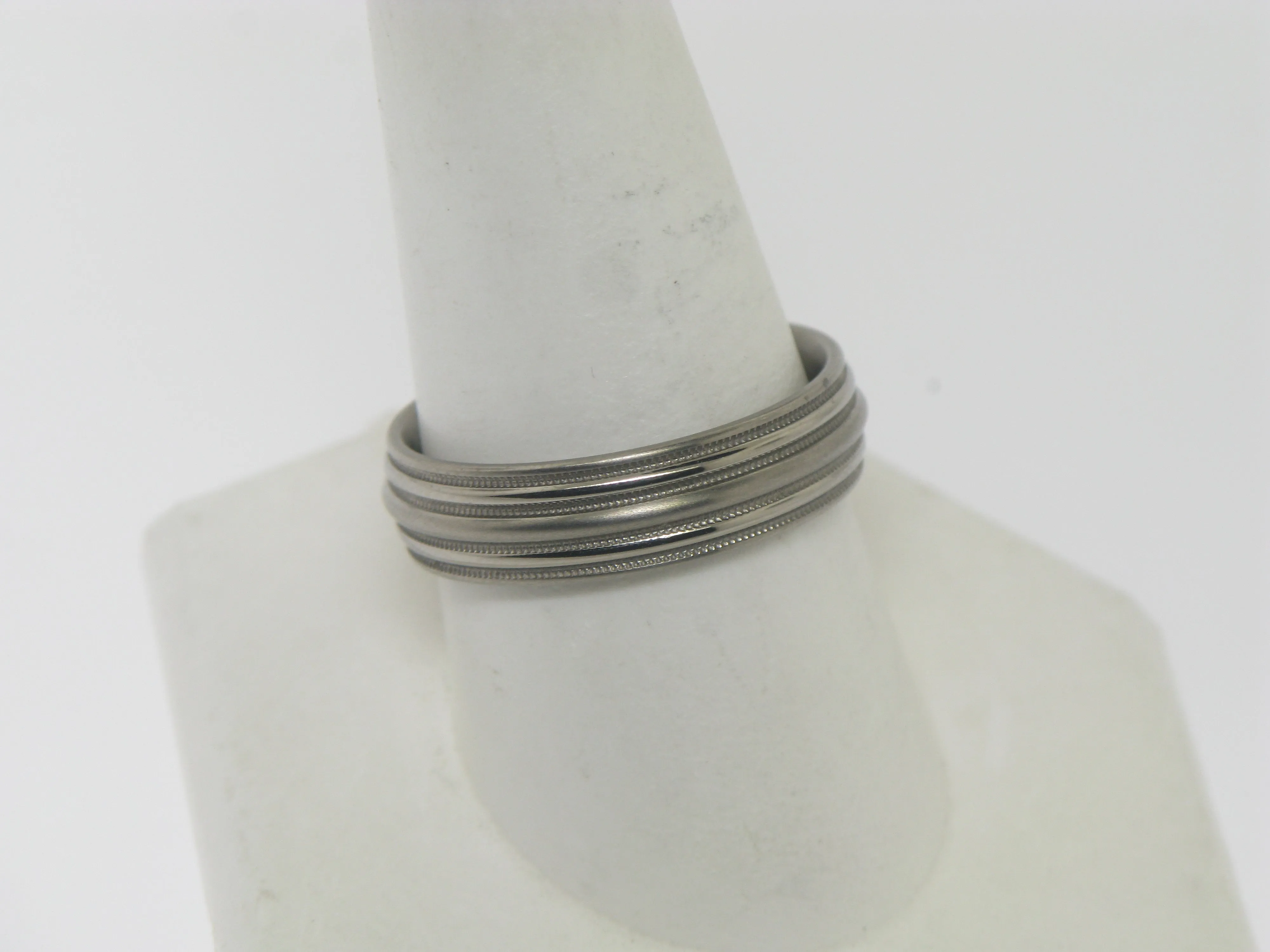 Titanium Wedding Band with Milgrain Finish Size 10 (Brand New Jewelry)