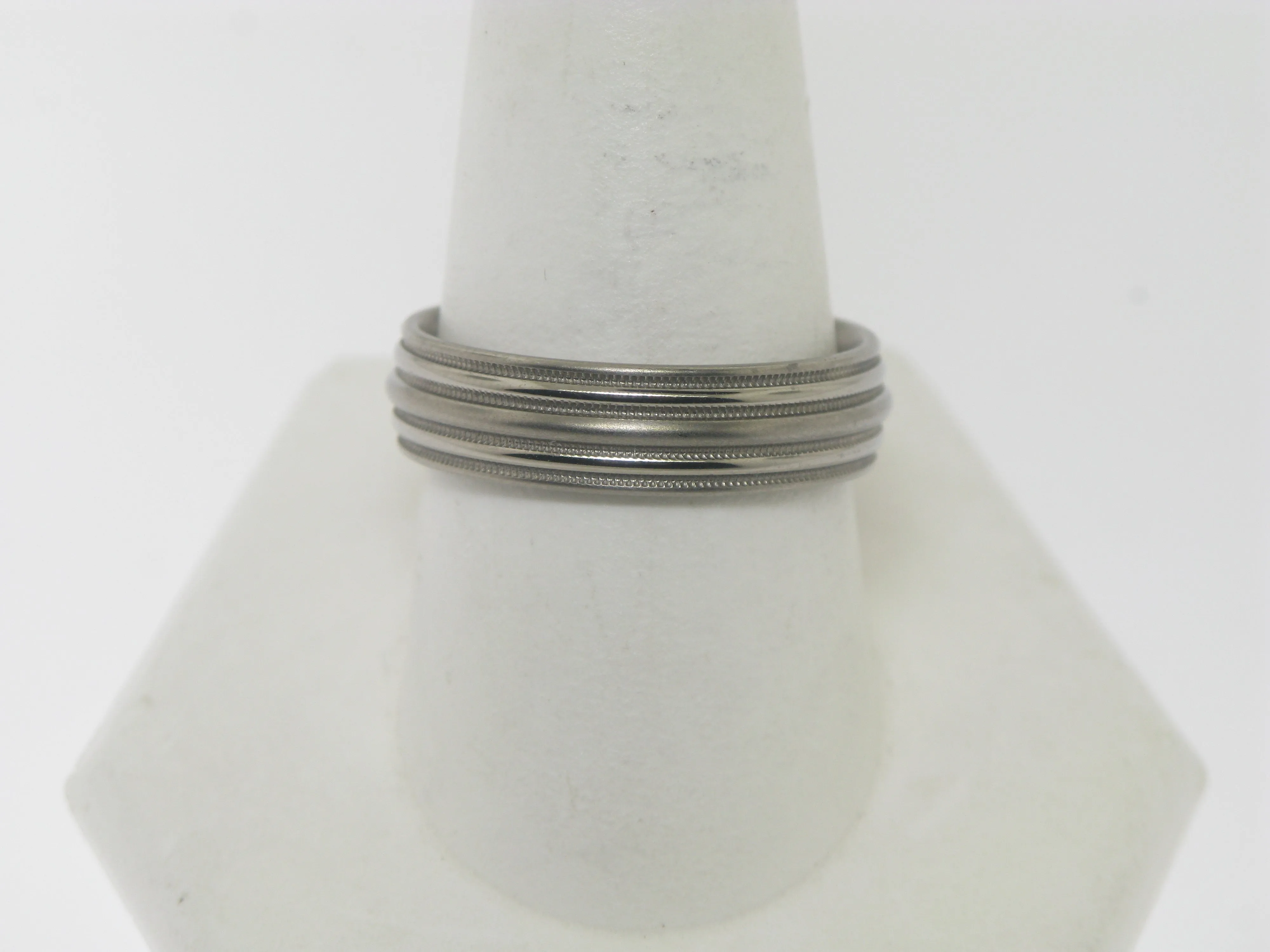 Titanium Wedding Band with Milgrain Finish Size 10 (Brand New Jewelry)