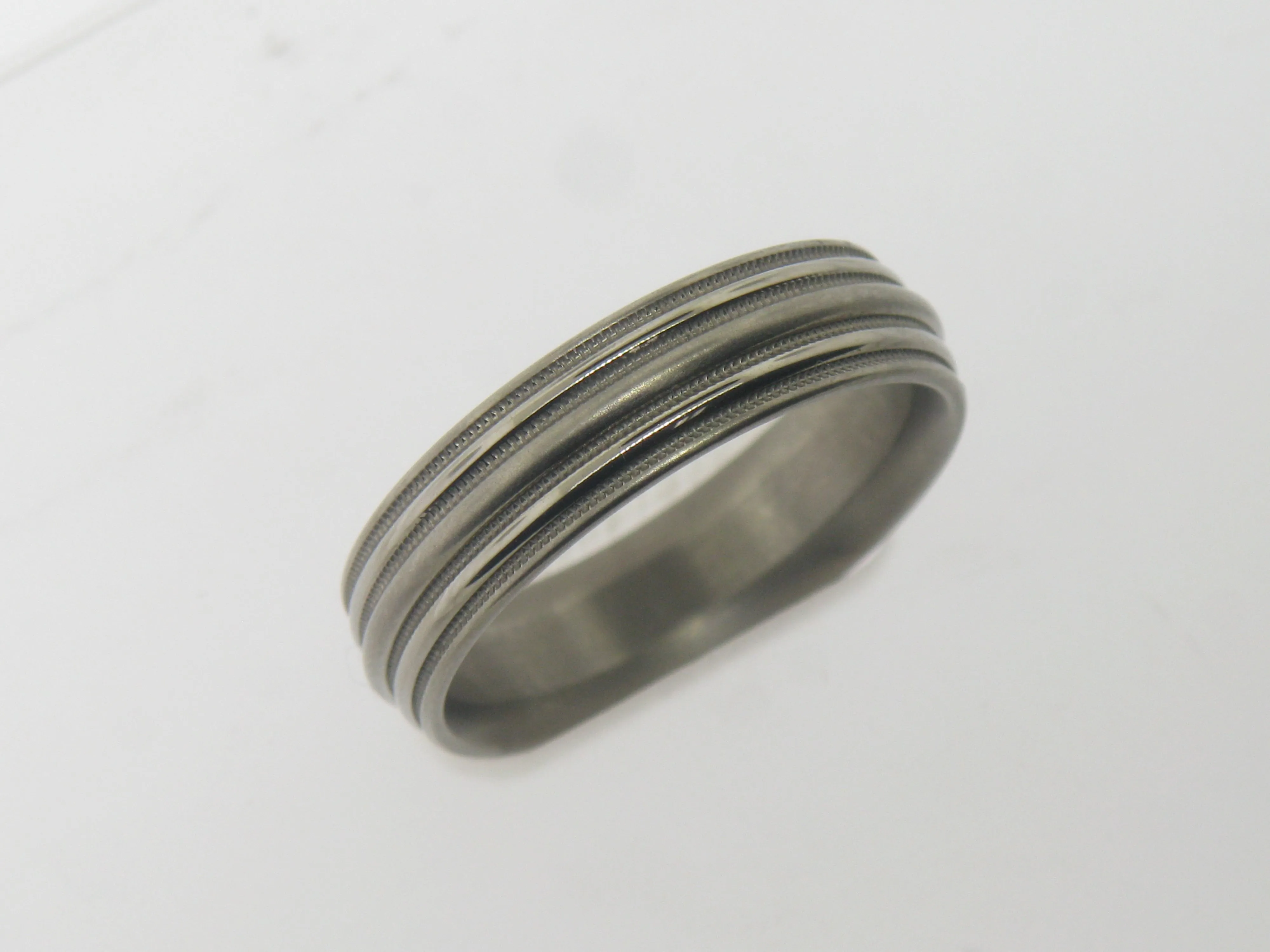 Titanium Wedding Band with Milgrain Finish Size 10 (Brand New Jewelry)